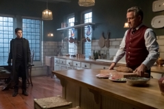 GOTHAM: L-R: David Mazouz and Sean Pertwee in "The Fear Reaper" episode of GOTHAM airing Thursday, Sept. 28 (8:00-9:01 PM ET/PT) on FOX. ©2017 Fox Broadcasting Co. Cr: Jeff Neumann/FOX.