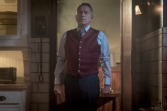 GOTHAM: Sean Pertwee in "The Fear Reaper" episode of GOTHAM airing Thursday, Sept. 28 (8:00-9:01 PM ET/PT) on FOX. ©2017 Fox Broadcasting Co. Cr: Jeff Neumann/FOX.