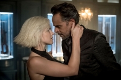 GOTHAM: L-R: Erin Richards and Alexander Siddig in “A Dark Knight: They Who Hide Behind Masks” episode of GOTHAM airing Thursday, Oct. 5 (8:00-9:01 PM ET/PT) on FOX. ©2017 Fox Broadcasting Co. Cr: Jeff Neumann/FOX.