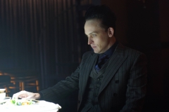 GOTHAM: Robin Lord Taylor in the “A Dark Knight: Hog Day Afternoon” episode of GOTHAM airing Thursday, Oct. 26 (8:00-9:01 PM ET/PT) on FOX. ©2017 Fox Broadcasting Co. Cr: FOX.