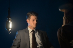GOTHAM: Ben McKenzie in the “A Dark Knight: Hog Day Afternoon” episode of GOTHAM airing Thursday, Oct. 26 (8:00-9:01 PM ET/PT) on FOX. ©2017 Fox Broadcasting Co. Cr: FOX.