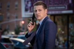 GOTHAM: Ben McKenzie in the “A Dark Knight: A Day in the Narrows” episode of GOTHAM airing Thursday, Nov. 2 (8:00-9:01 PM ET/PT) on FOX. ©2017 Fox Broadcasting Co. Cr: Jeff Neumann/FOX